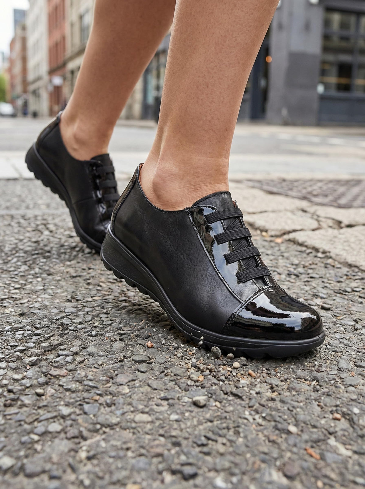 NOESLOMISMO BY DILEMA Zapatos Derby de Piel para Mujer | Cierre de Cordones Elásticos y Suela Confort Antideslizante | Calzado Casual para Trabajo y Uso Diario - Negro