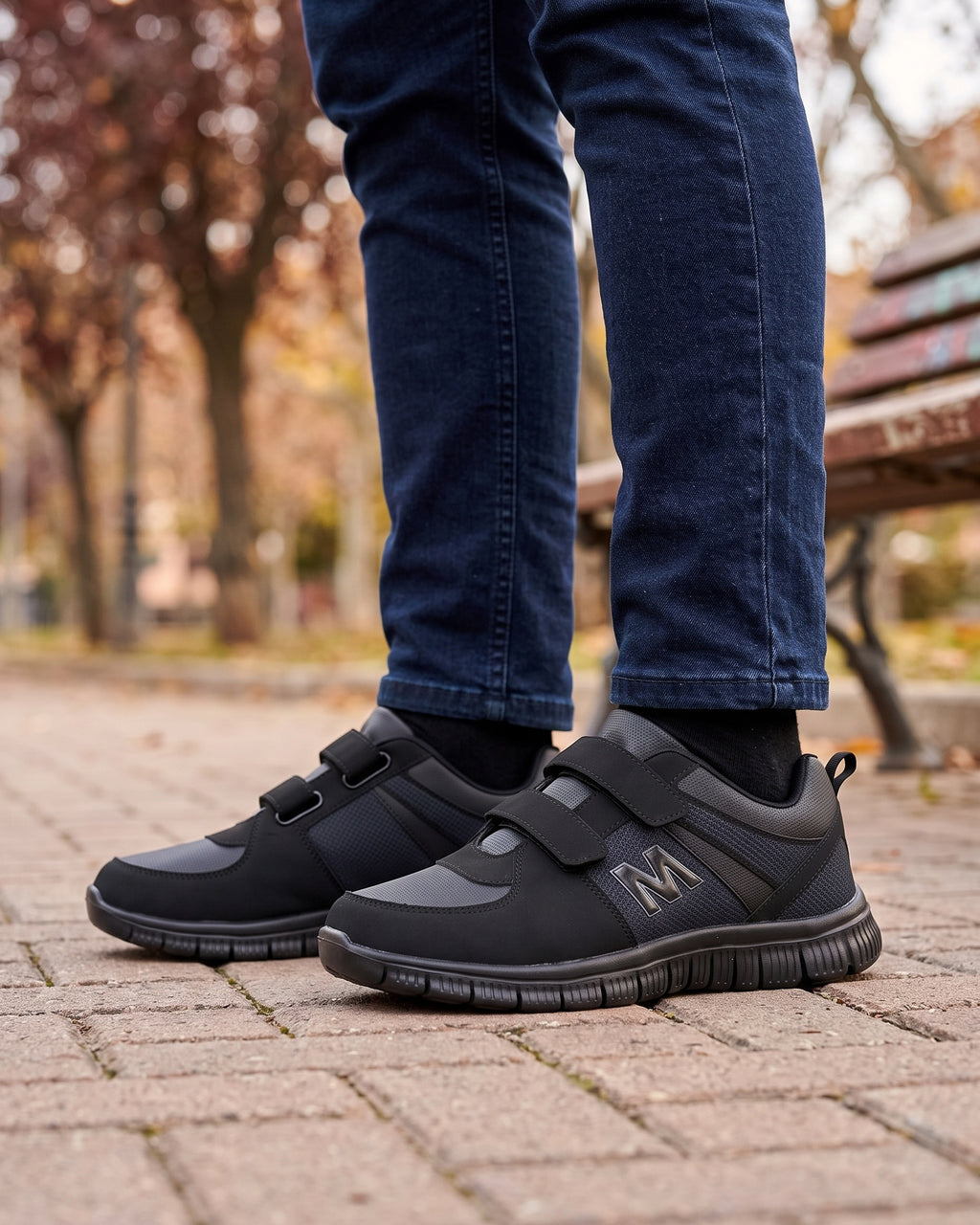Lifestyle sin rostros — Zapatillas Deportivas de Hombre con Doble Cierre Adherente – Negro
