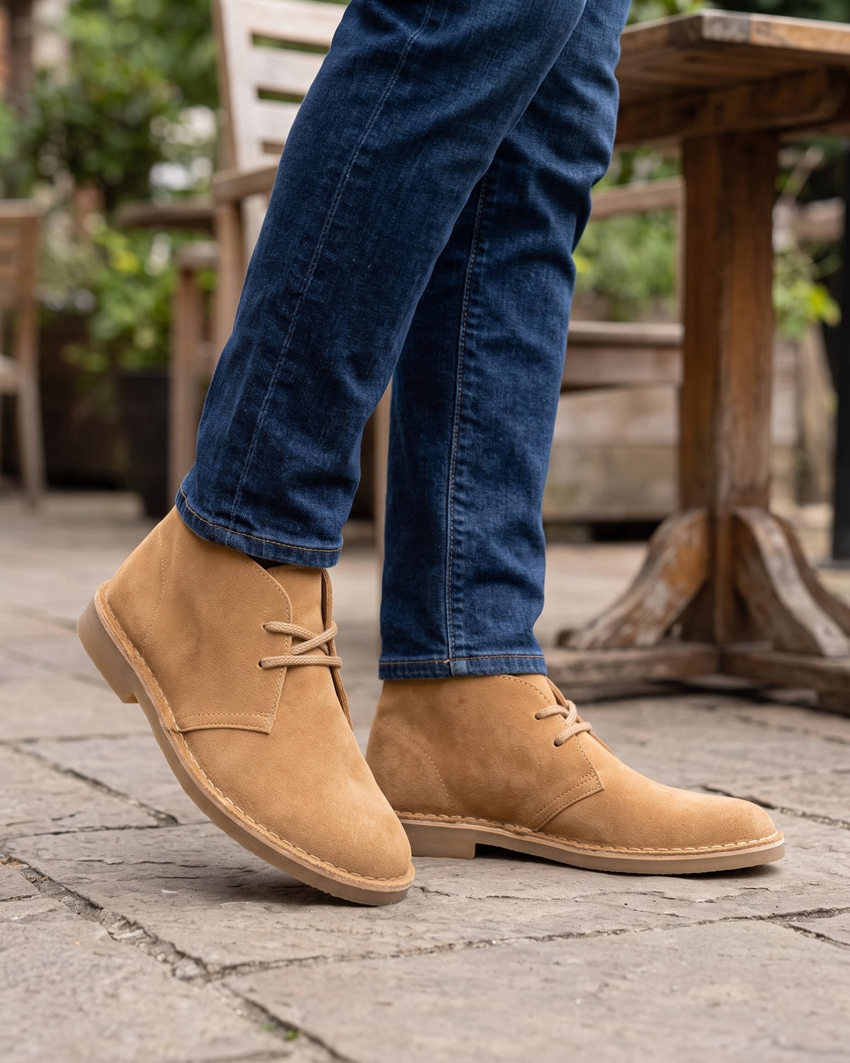 Lifestyle sin rostros — Botas Safari para Hombre con Cordones – Tostado