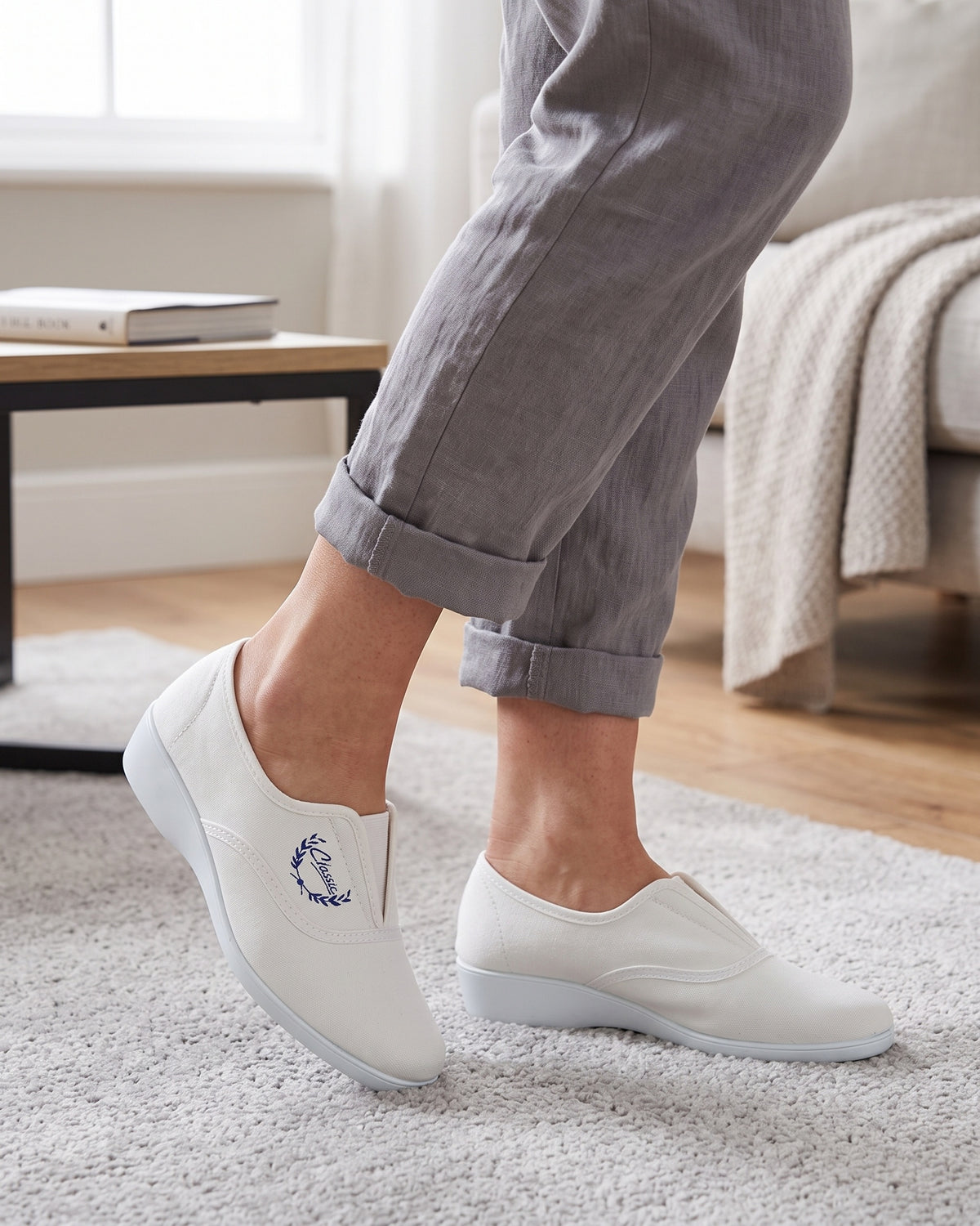 Lifestyle sin rostros — Zapatillas de Casa para Mujer de Textil con Semicuña – Blanco